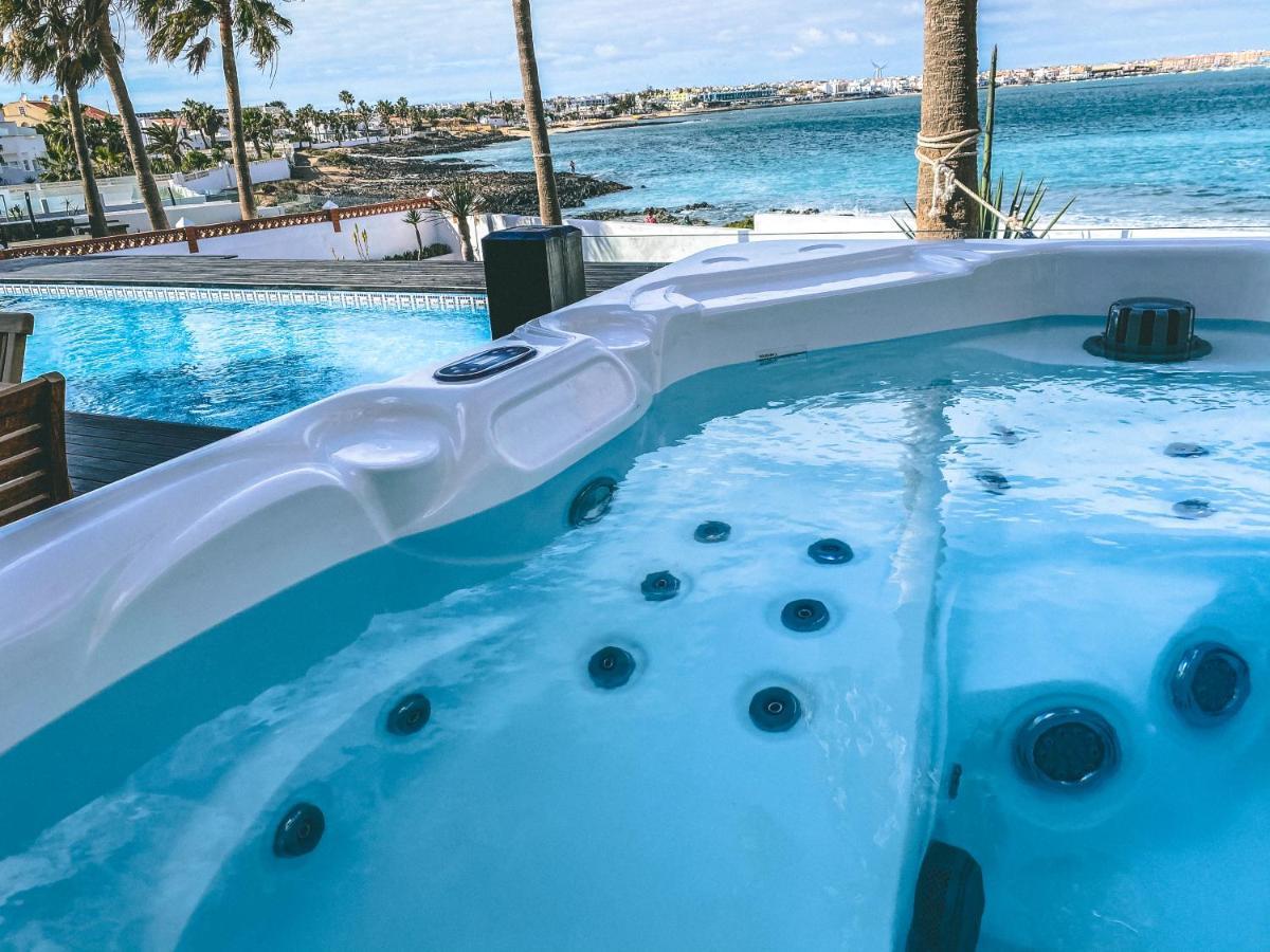 Villa Los Flamencos By Veaco- Beachfront & Pool Corralejo Eksteriør billede